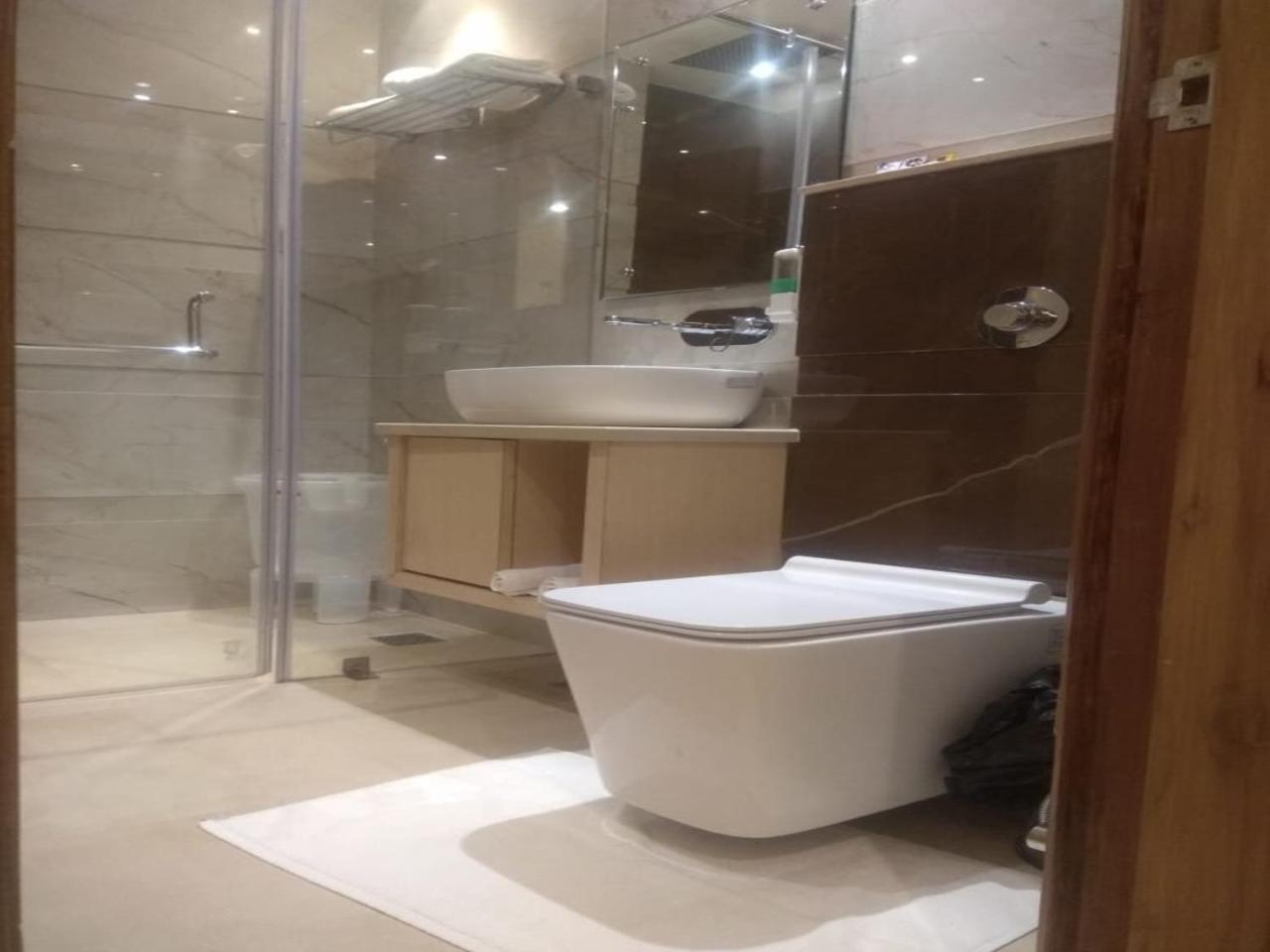 Csjs Inn By Krishna Group Of Hotels Amritsar Bagian luar foto