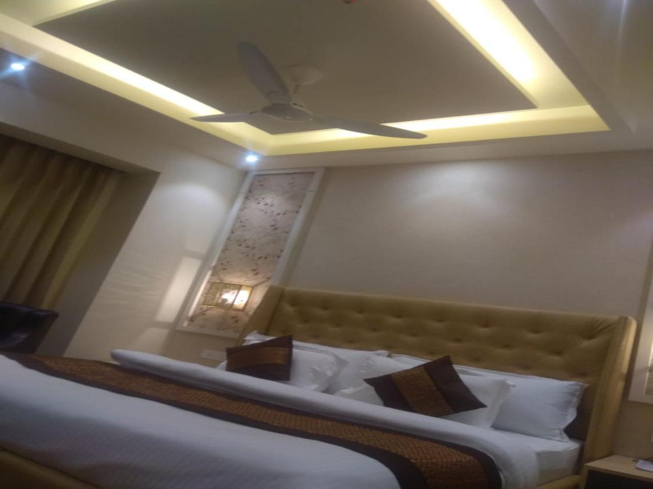 Csjs Inn By Krishna Group Of Hotels Amritsar Bagian luar foto