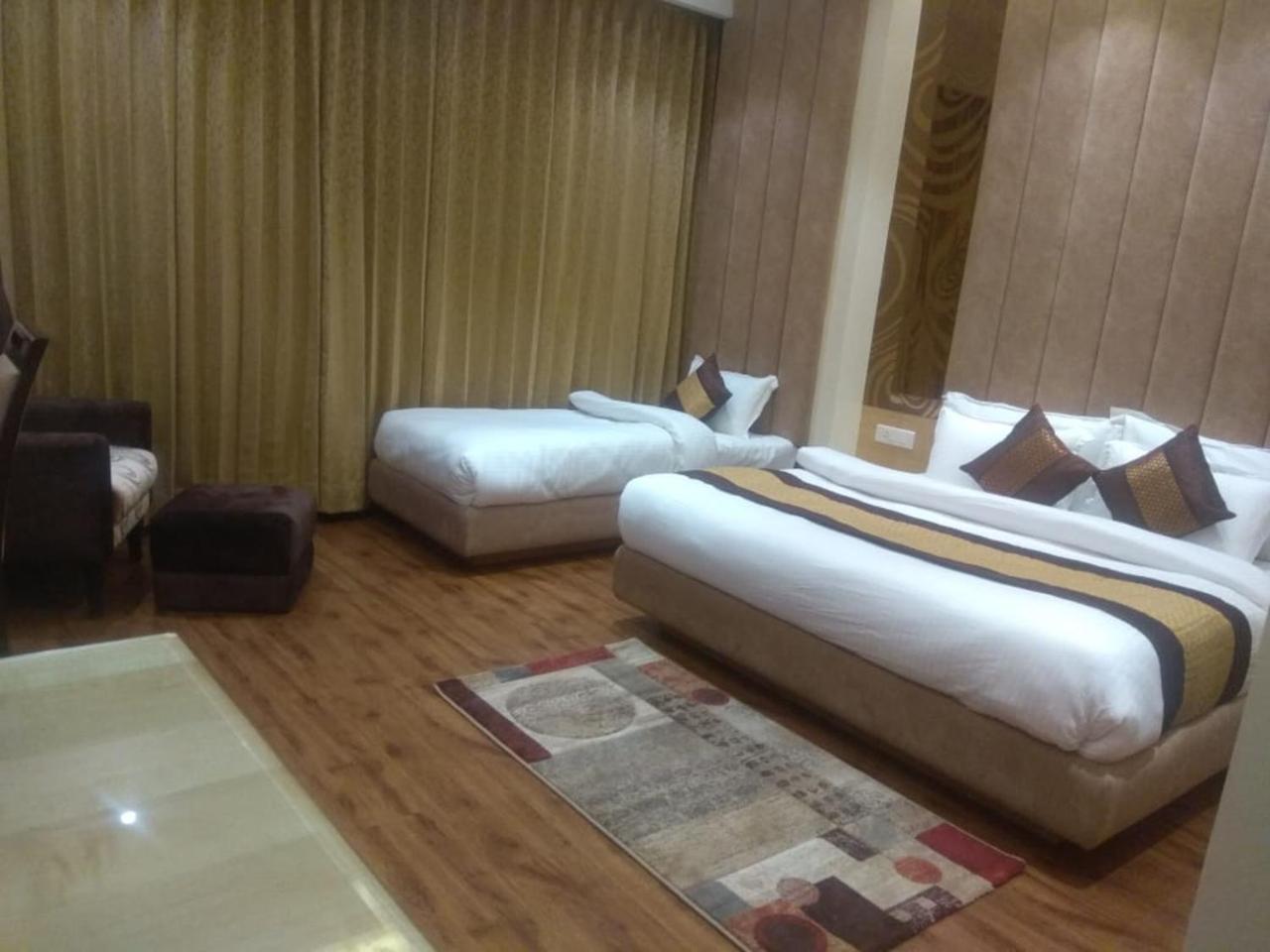 Csjs Inn By Krishna Group Of Hotels Amritsar Bagian luar foto
