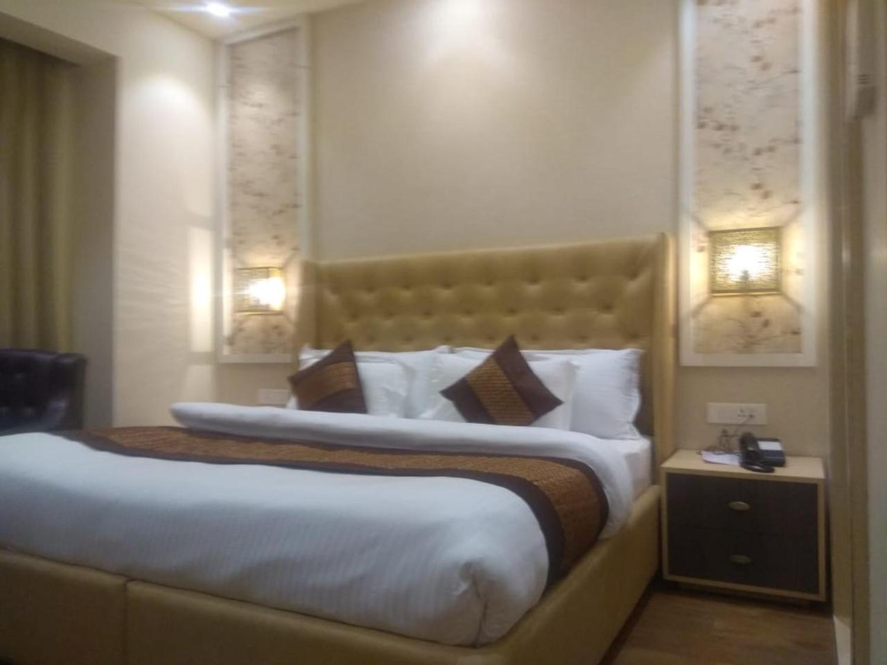 Csjs Inn By Krishna Group Of Hotels Amritsar Bagian luar foto